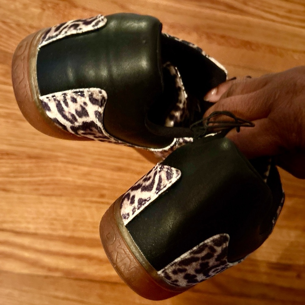 NEW DKNY Women’s Seacliff ‘Wild Leopard Print’ Sneaker, Size 9 - Picture 5 of 14
